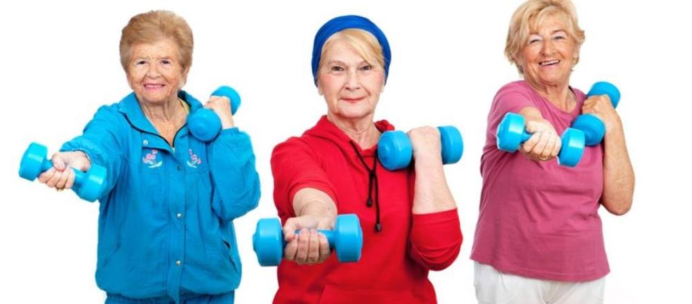 idosas fazendo exercícios físiscos